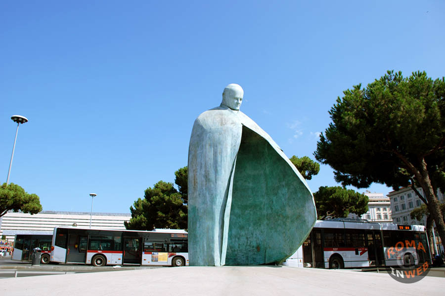 Monumento a Giovanni Paolo II (Oliviero Rainaldi)